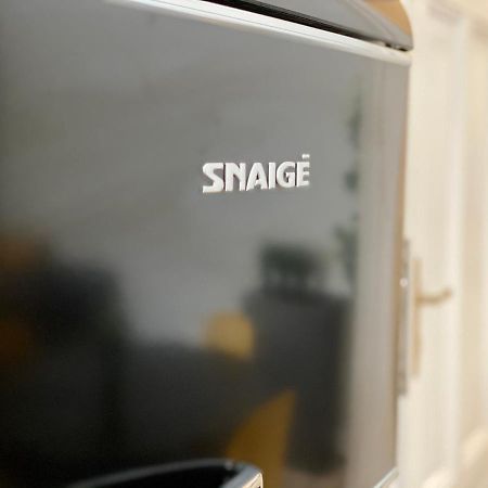 Standard Apartment By Hi5 - 2 Bedroom Suite In The Center ブダペスト エクステリア 写真